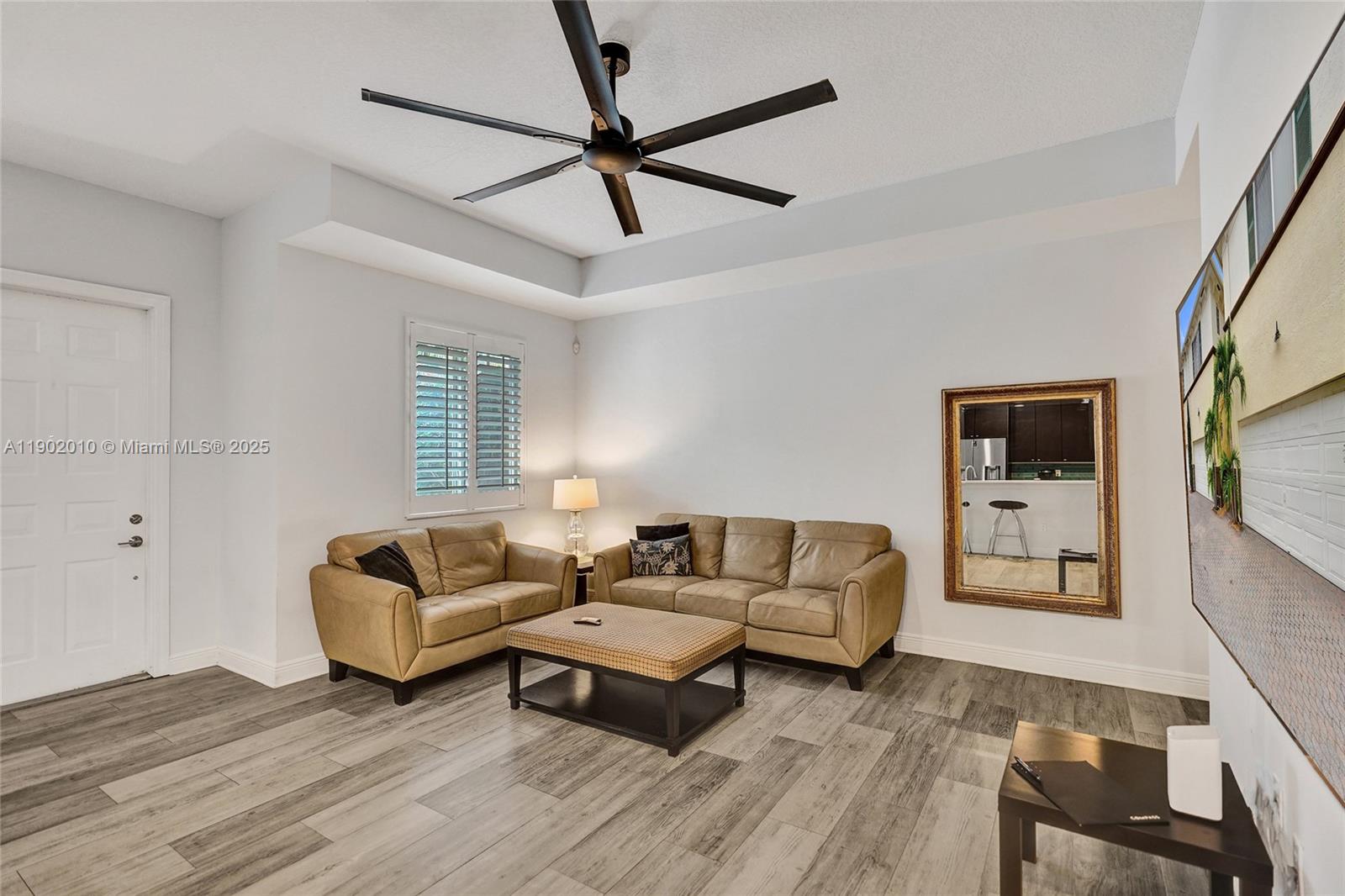 PARROT COVE - Residential