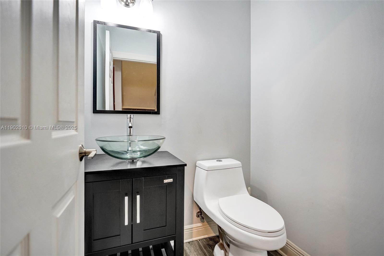 PARROT COVE - Residential