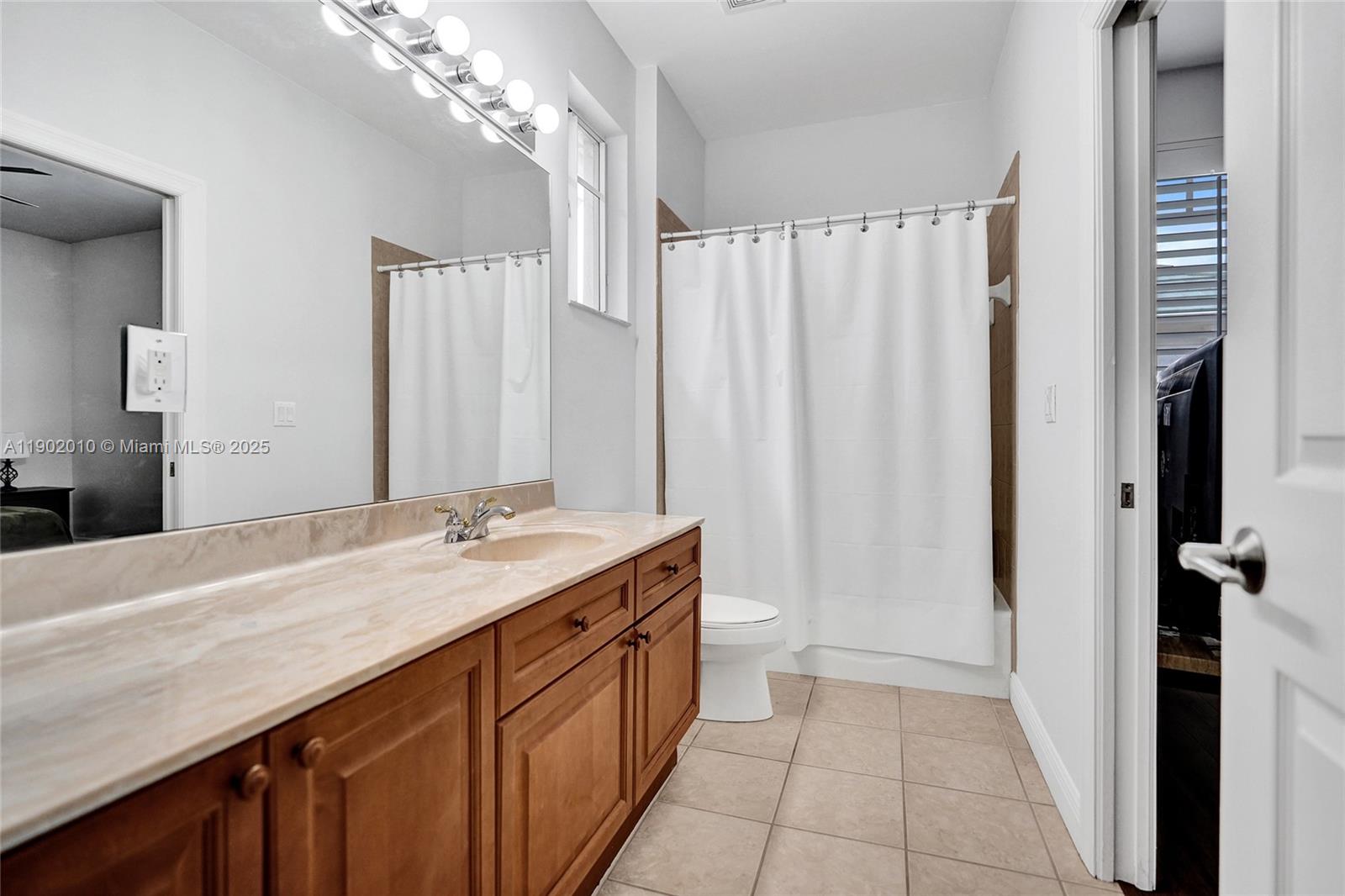 PARROT COVE - Residential