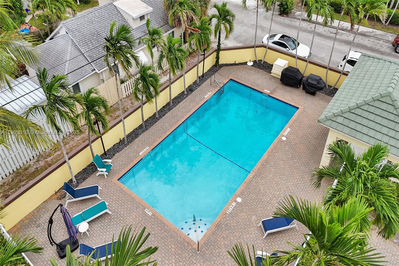 PARROT COVE - Residential