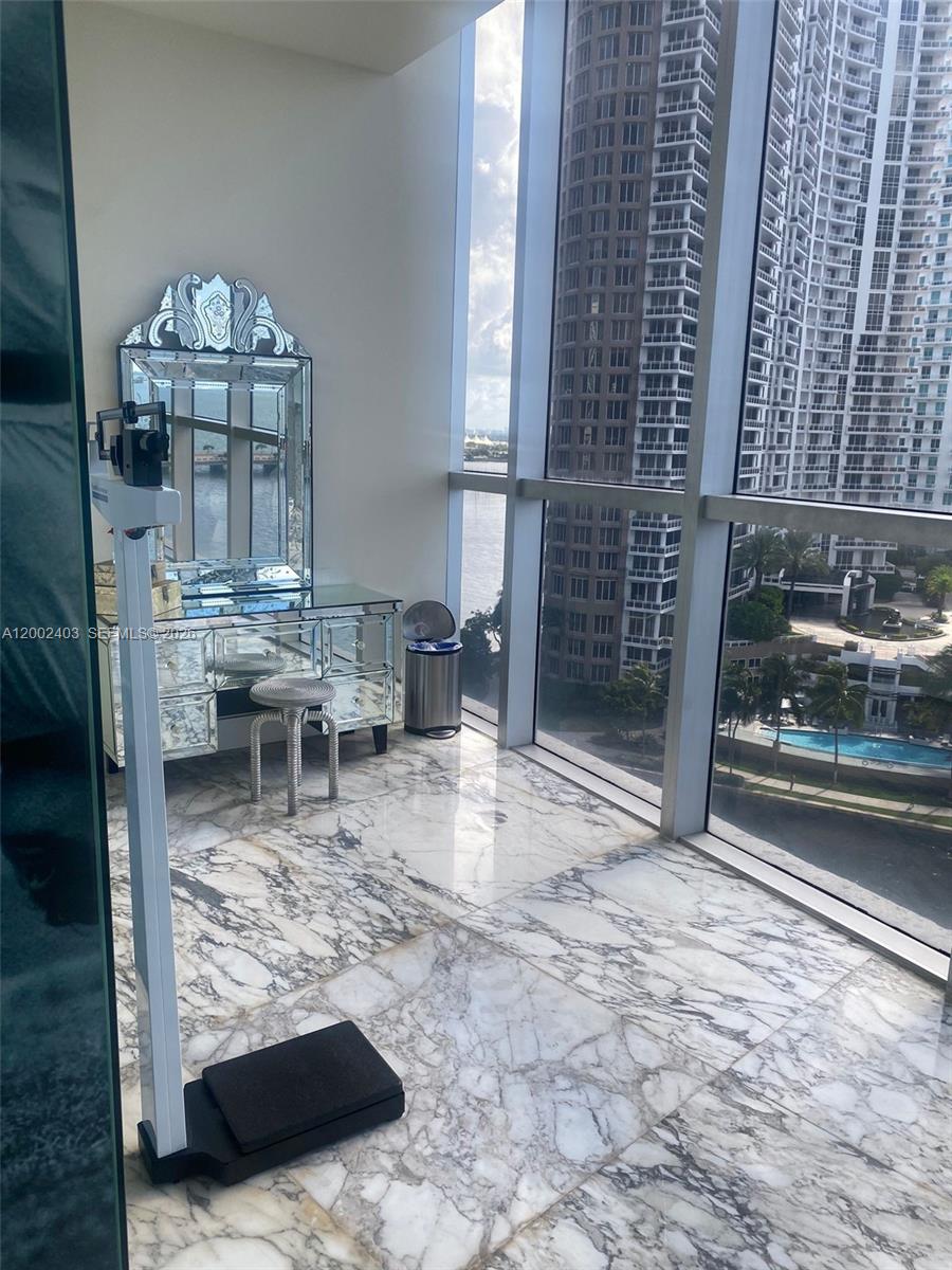 ICONBRICKELL CONDO NO 1 - Residential