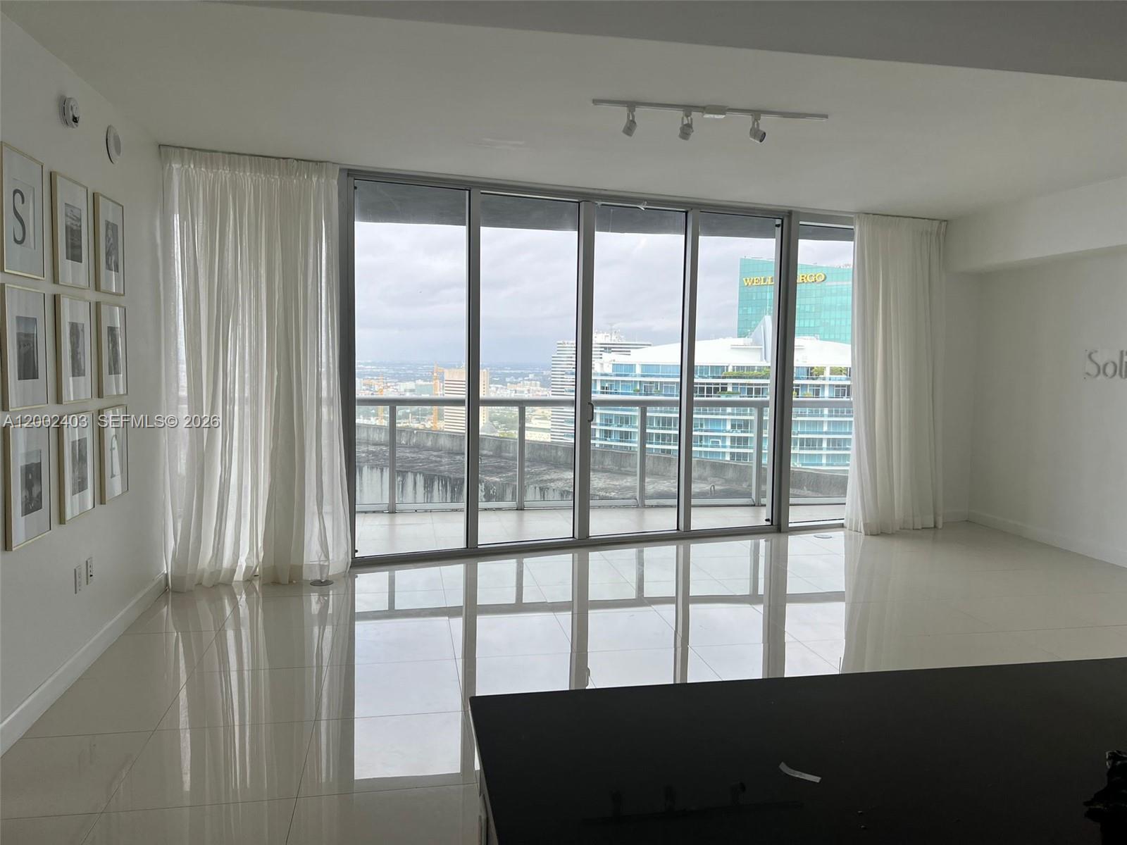 ICONBRICKELL CONDO NO 1 - Residential