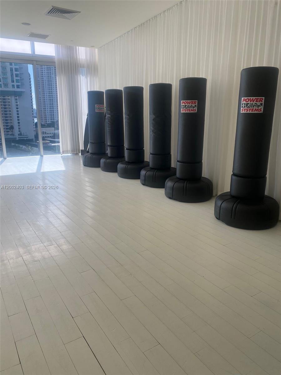 ICONBRICKELL CONDO NO 1 - Residential