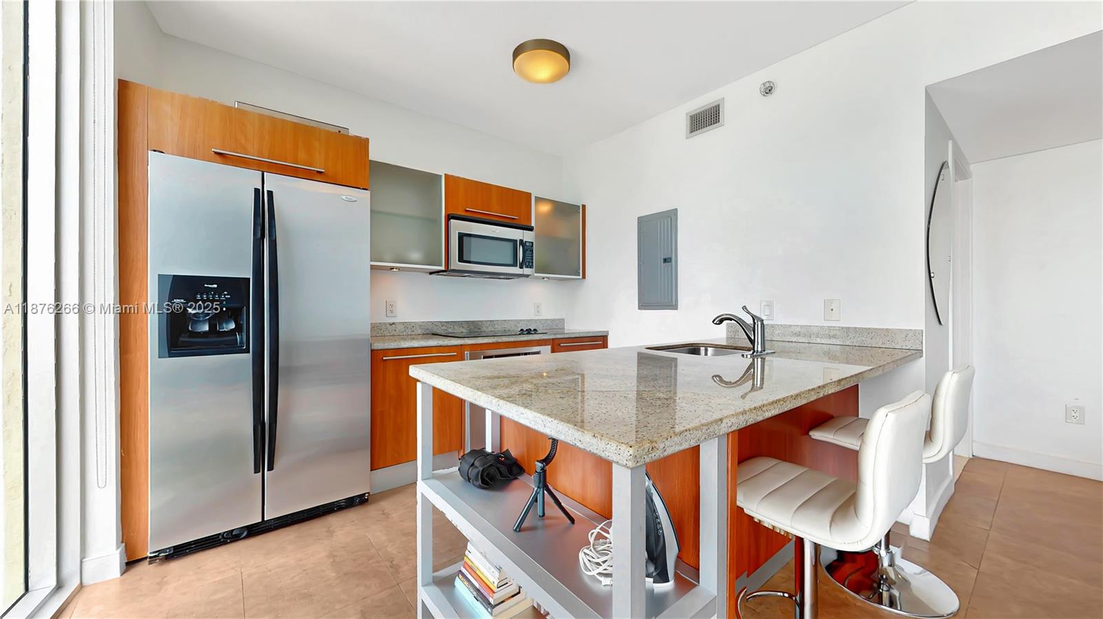 LATITUDE ON THE RIVER CON - Residential