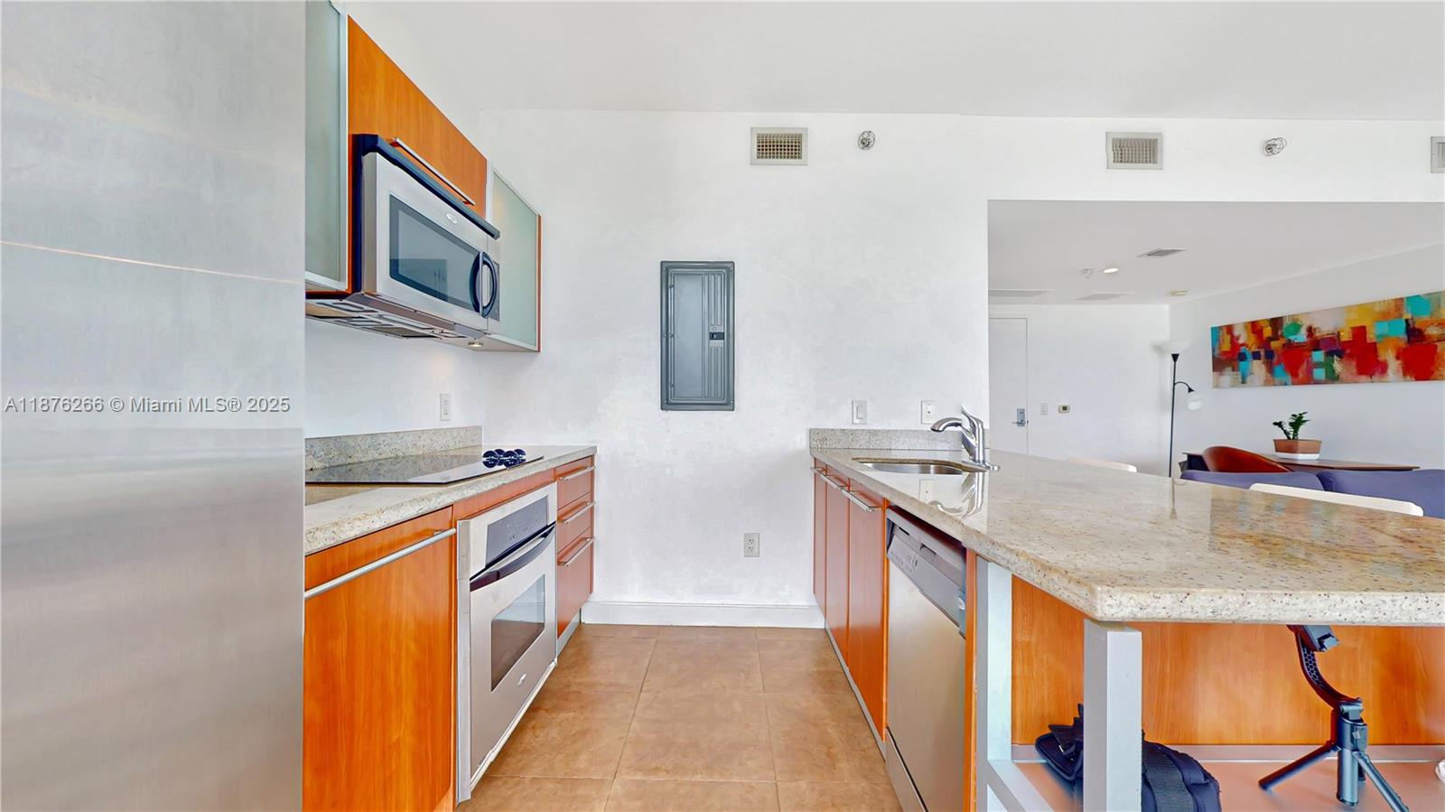 LATITUDE ON THE RIVER CON - Residential