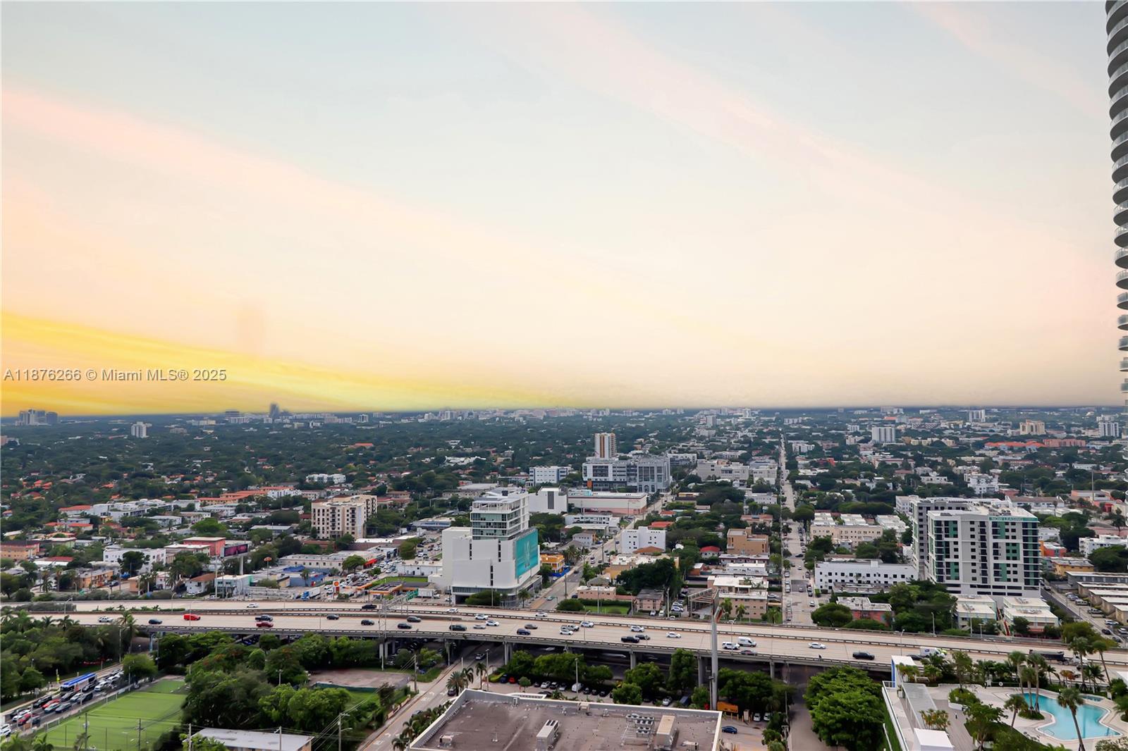 LATITUDE ON THE RIVER CON - Residential