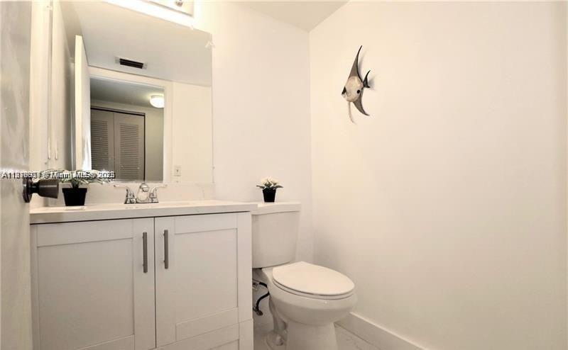 COLONNADES CONDO - Residential Lease