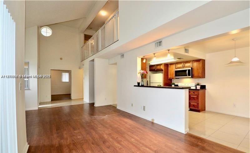 COLONNADES CONDO - Residential Lease