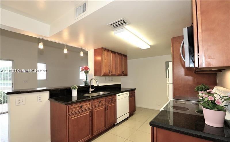 COLONNADES CONDO - Residential Lease