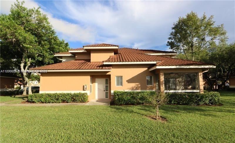 COLONNADES CONDO - Residential Lease