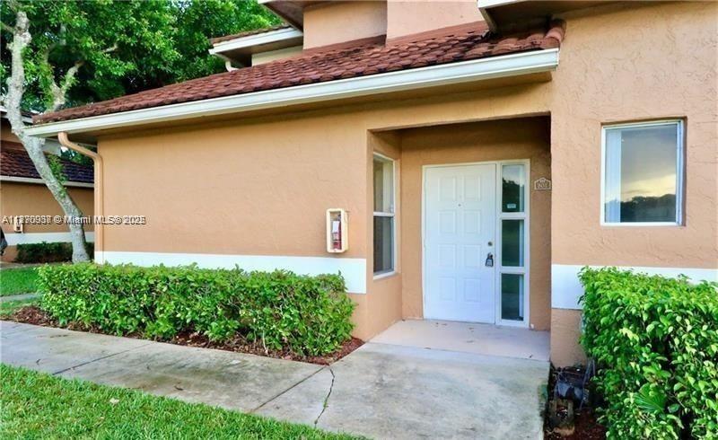 COLONNADES CONDO - Residential Lease