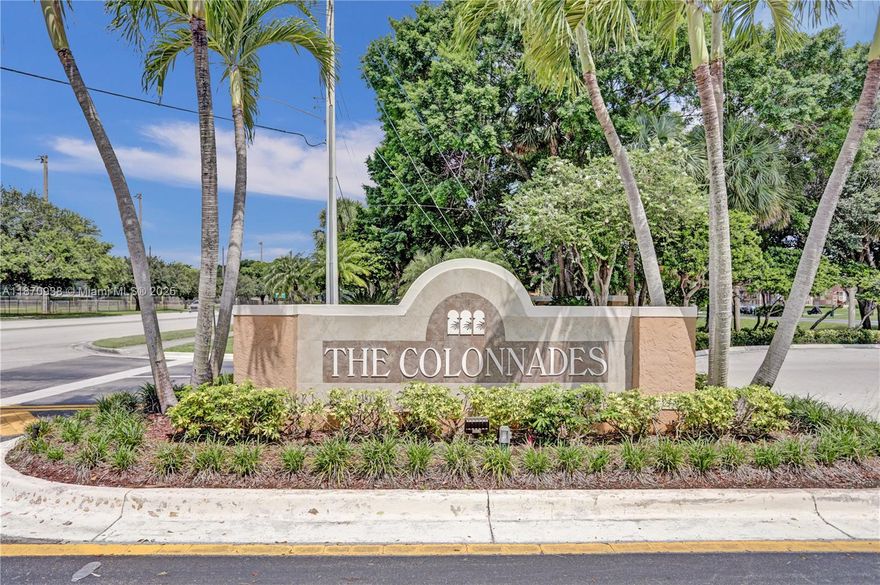 Welcome to The Colonnades in Plantation! Beautiful 3BR/2.5BA 2-story corner townhome with abundant natural light and 180° lakefront views. Features include an updated kitchen with granite countertops, vaulted ceilings, a 1st-floor master suite, an enclosed patio with sliding doors, a large laundry room, and 2 assigned parking spaces. Community offers remodeled clubhouse, new gym, pool, tennis, volleyball & playground near Central Park. Available furnished or unfurnished. Min 650 credit score, 2.5x income, no evictions/criminal record. New A/C, stove, refrigerator, and dishwasher. New LED lighting and a tankless water heater will be installed.