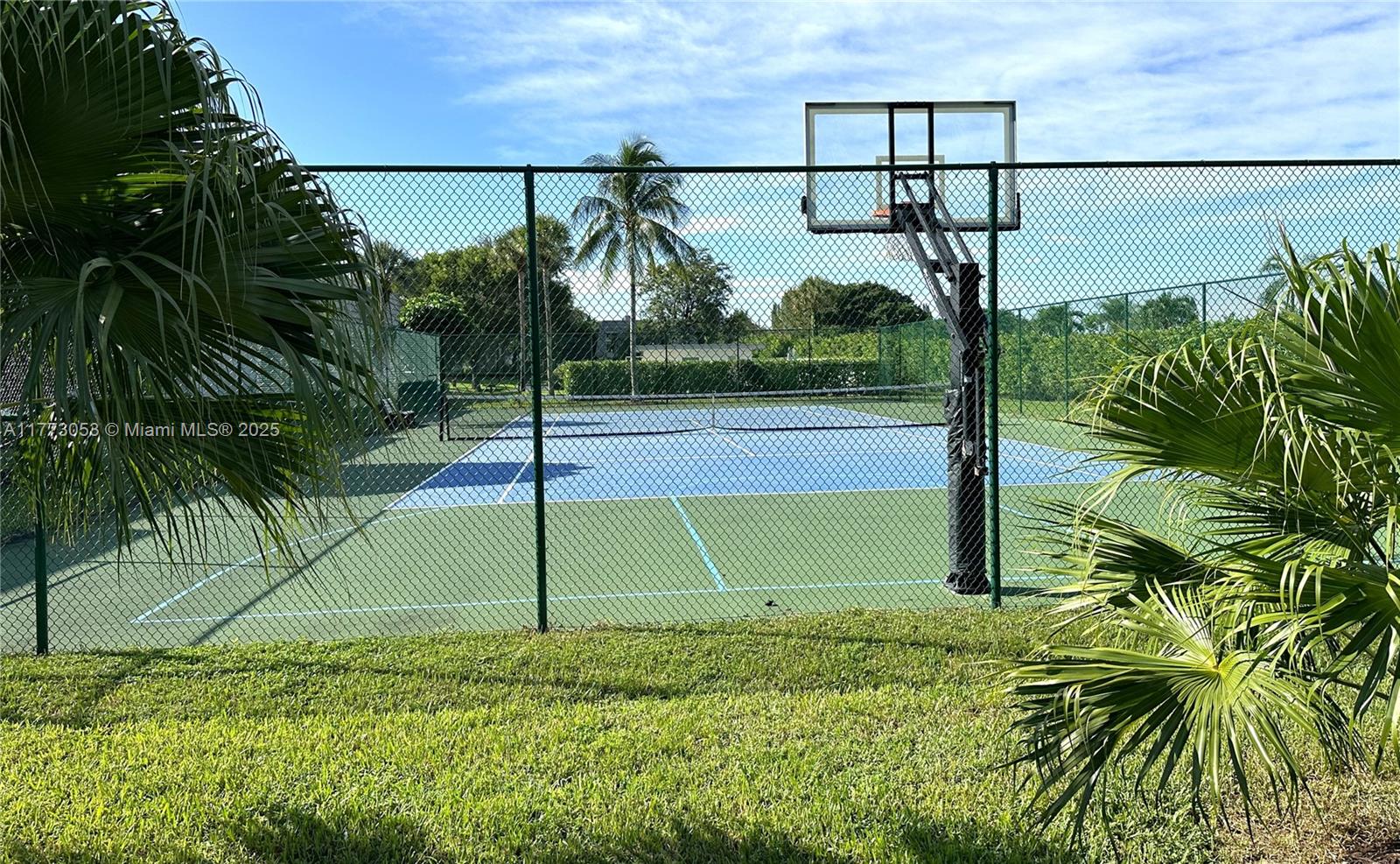PALM VILLAS CONDO APTS - Residential Lease