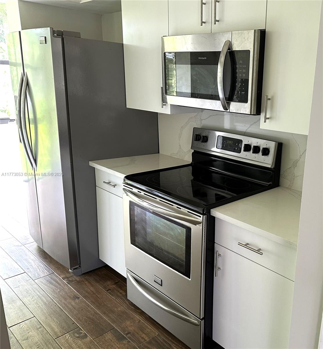 PALM VILLAS CONDO APTS - Residential Lease