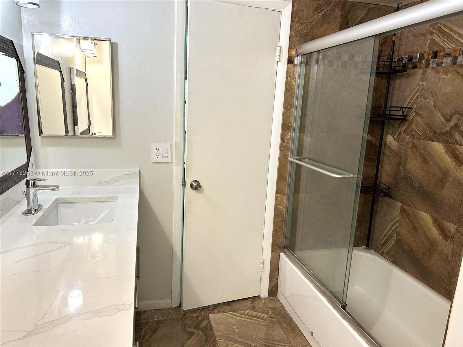 PALM VILLAS CONDO APTS - Residential Lease