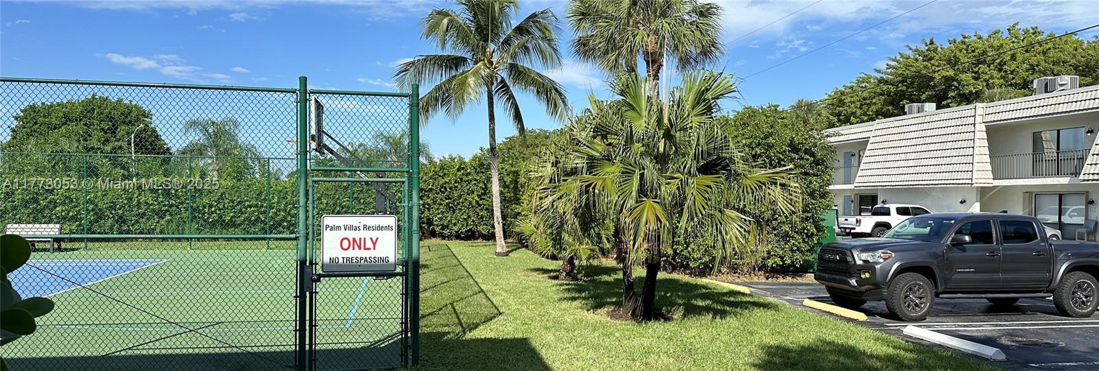 PALM VILLAS CONDO APTS - Residential Lease