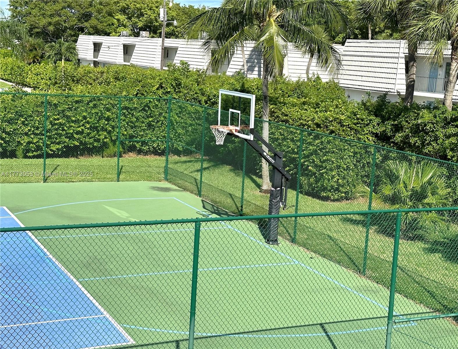 PALM VILLAS CONDO APTS - Residential Lease
