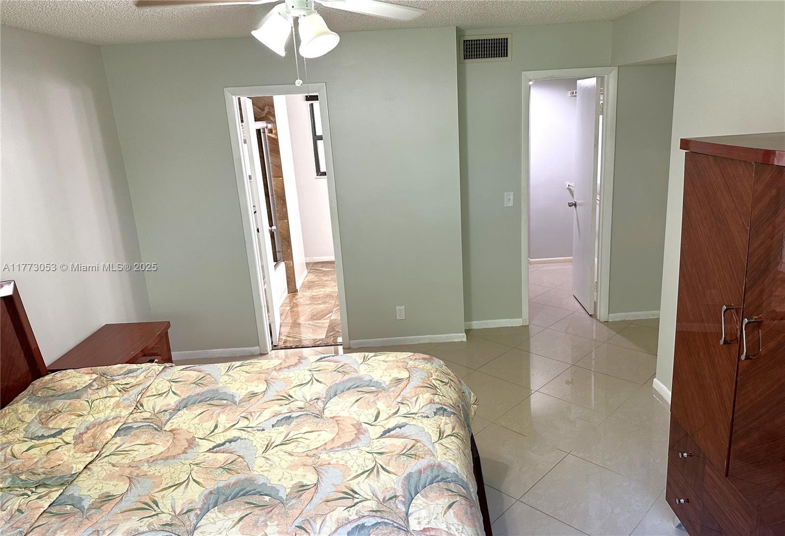 PALM VILLAS CONDO APTS - Residential Lease