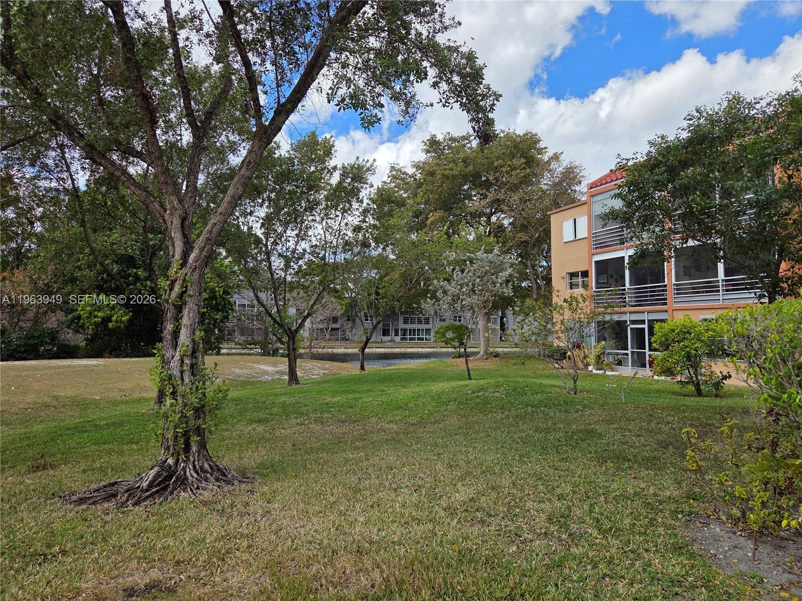 GREENS CONDO APTS PHASE I - Residential