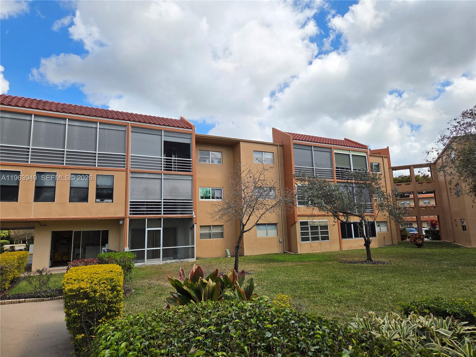 GREENS CONDO APTS PHASE I - Residential