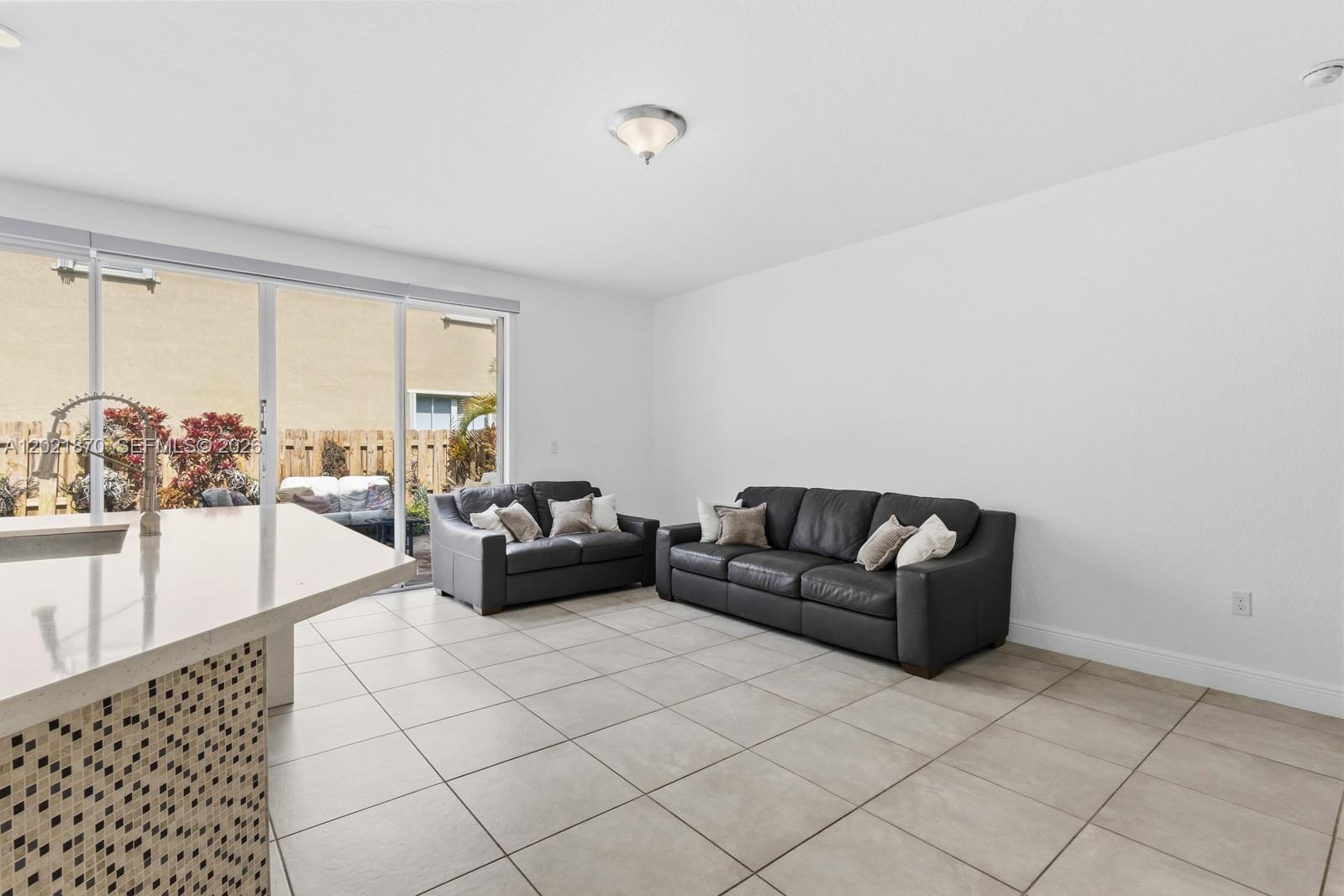 ISLANDS AT DORAL TOWNHOME - Residential