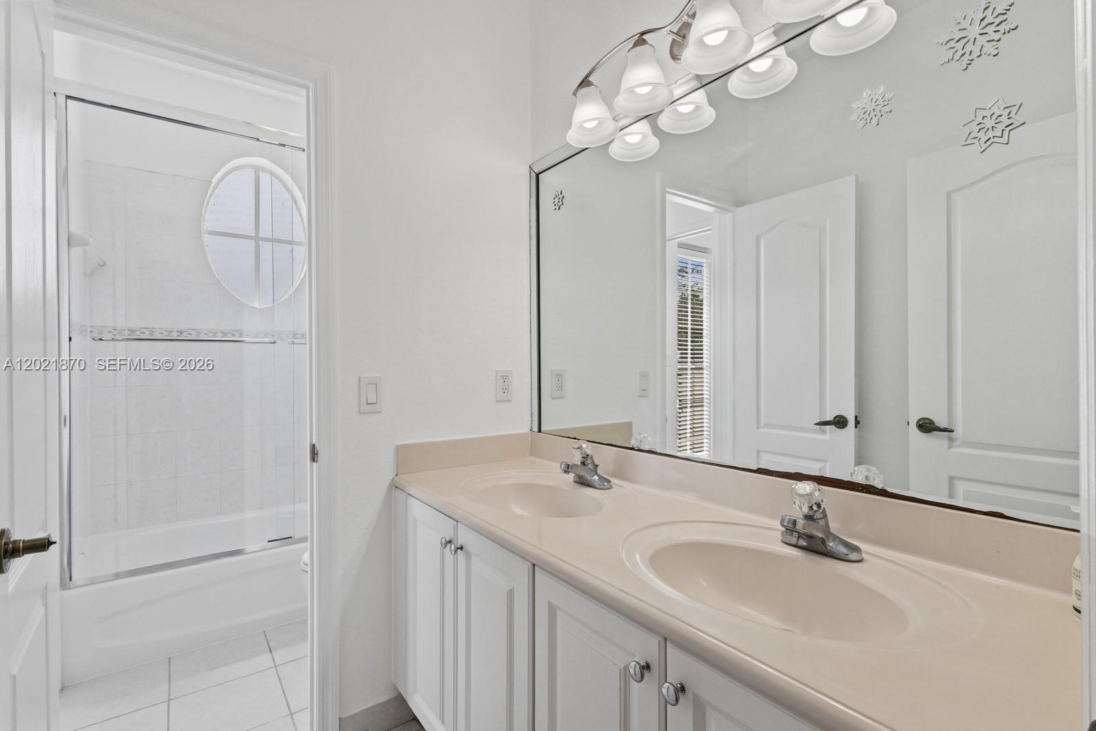 ISLANDS AT DORAL TOWNHOME - Residential