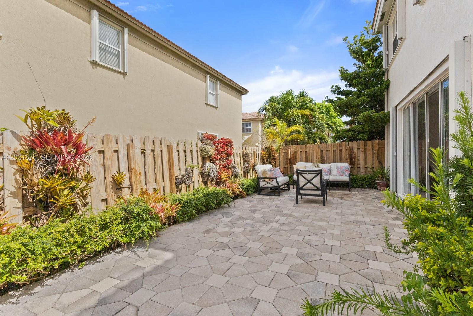 ISLANDS AT DORAL TOWNHOME - Residential