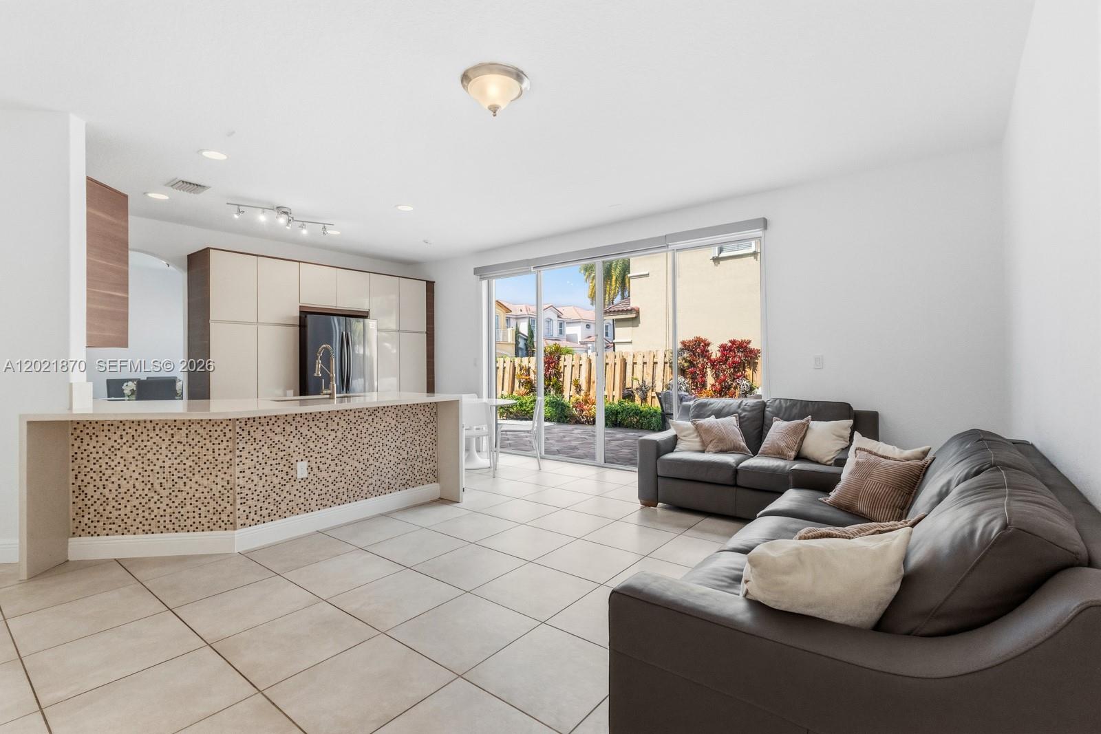 ISLANDS AT DORAL TOWNHOME - Residential