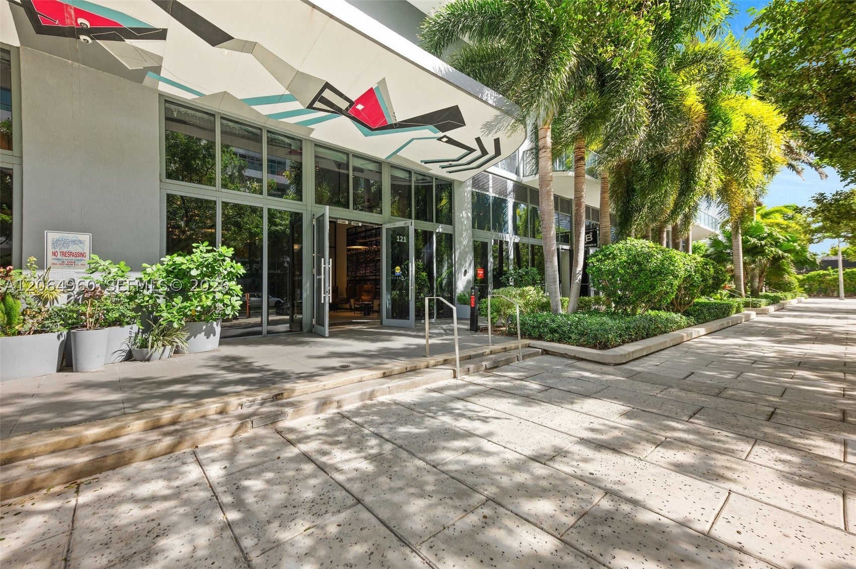 121 NE 34th St 2409