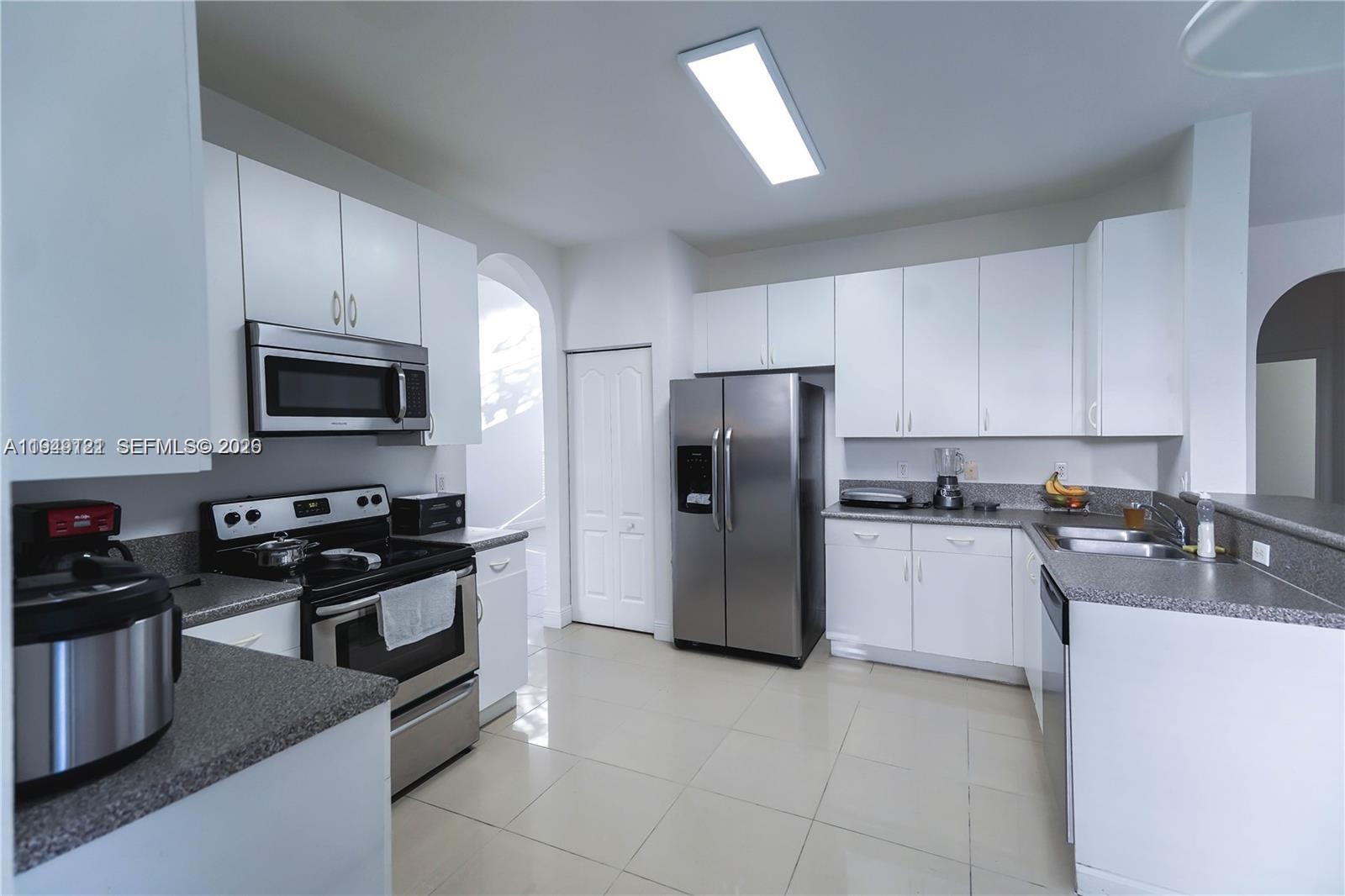 PORTOFINO ESTATES - Residential Lease