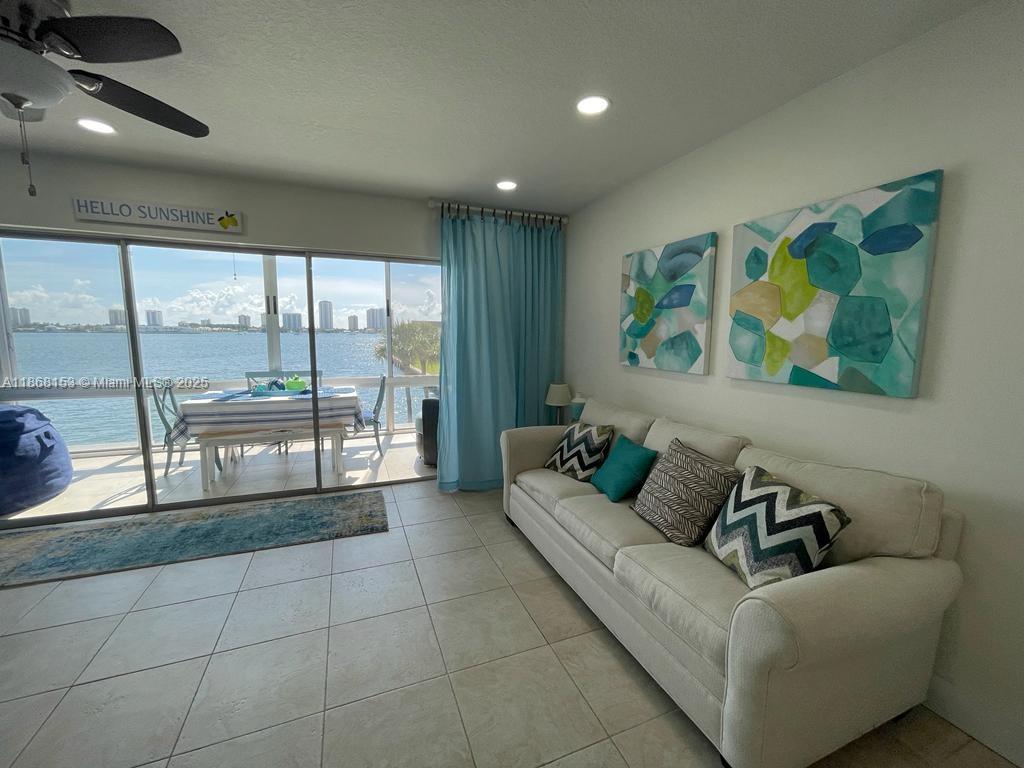 WILSHIRE NORTH CONDOS - Residential Lease
