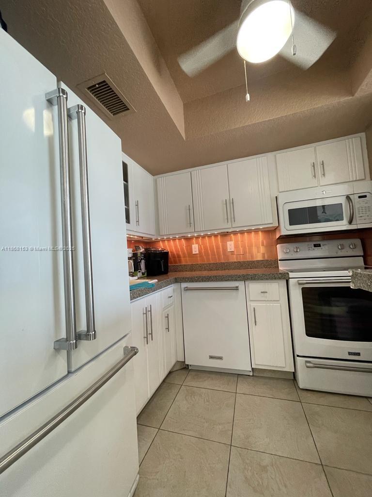 WILSHIRE NORTH CONDOS - Residential Lease
