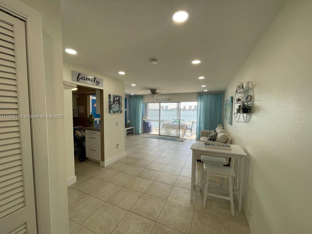 WILSHIRE NORTH CONDOS - Residential Lease