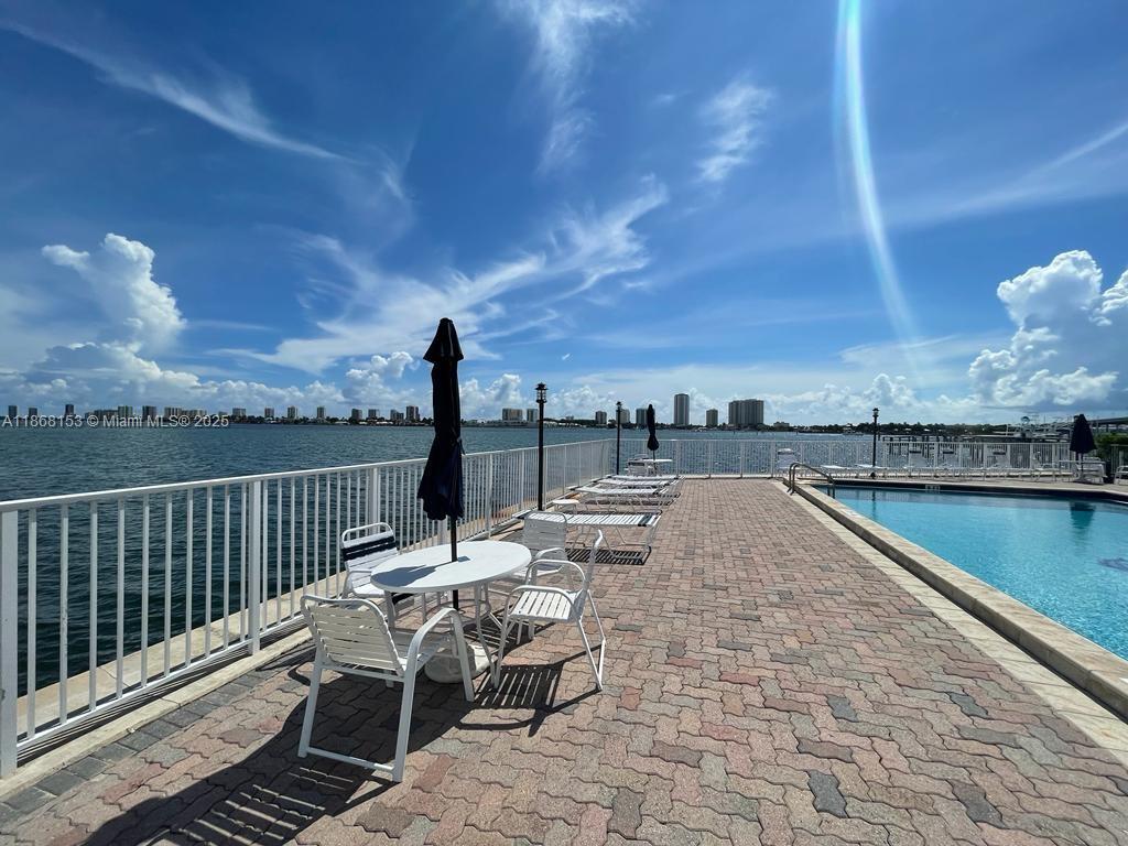WILSHIRE NORTH CONDOS - Residential Lease
