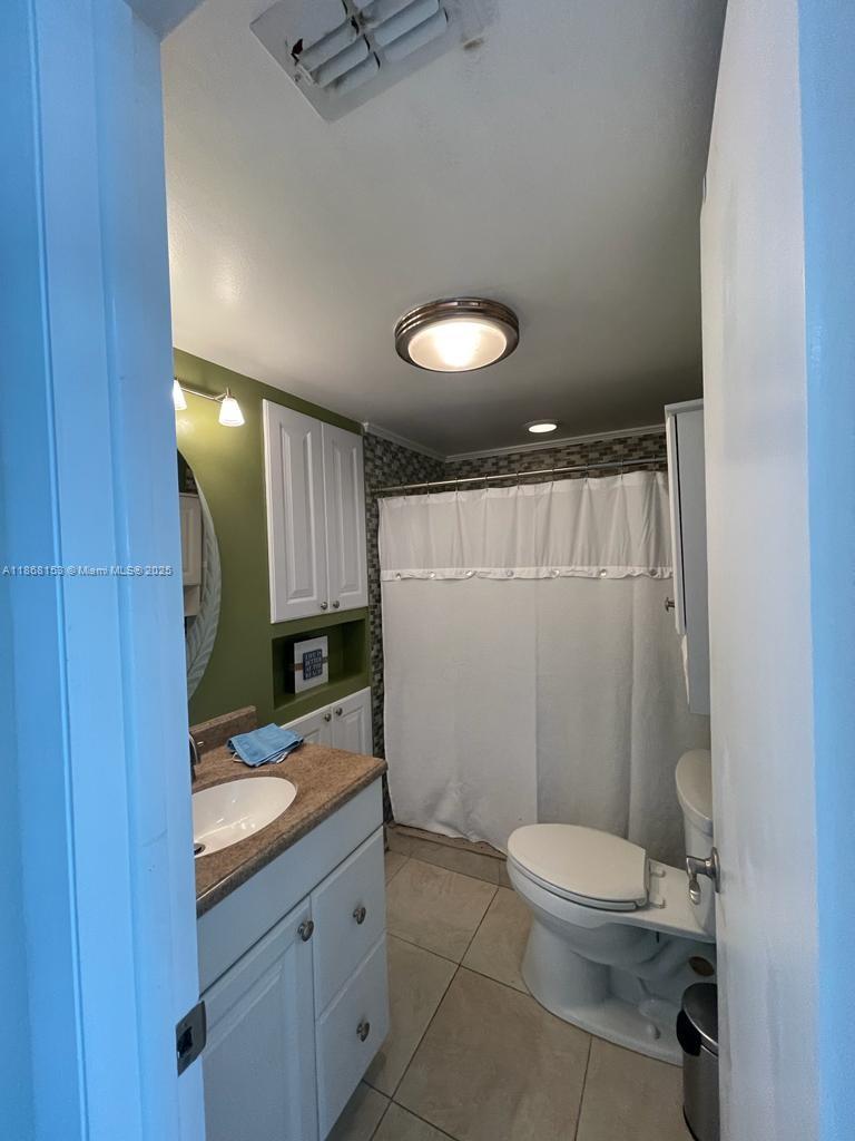 WILSHIRE NORTH CONDOS - Residential Lease