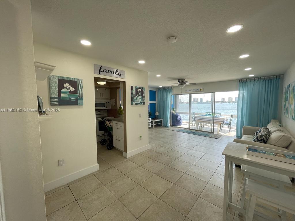 WILSHIRE NORTH CONDOS - Residential Lease