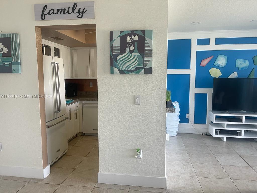 WILSHIRE NORTH CONDOS - Residential Lease