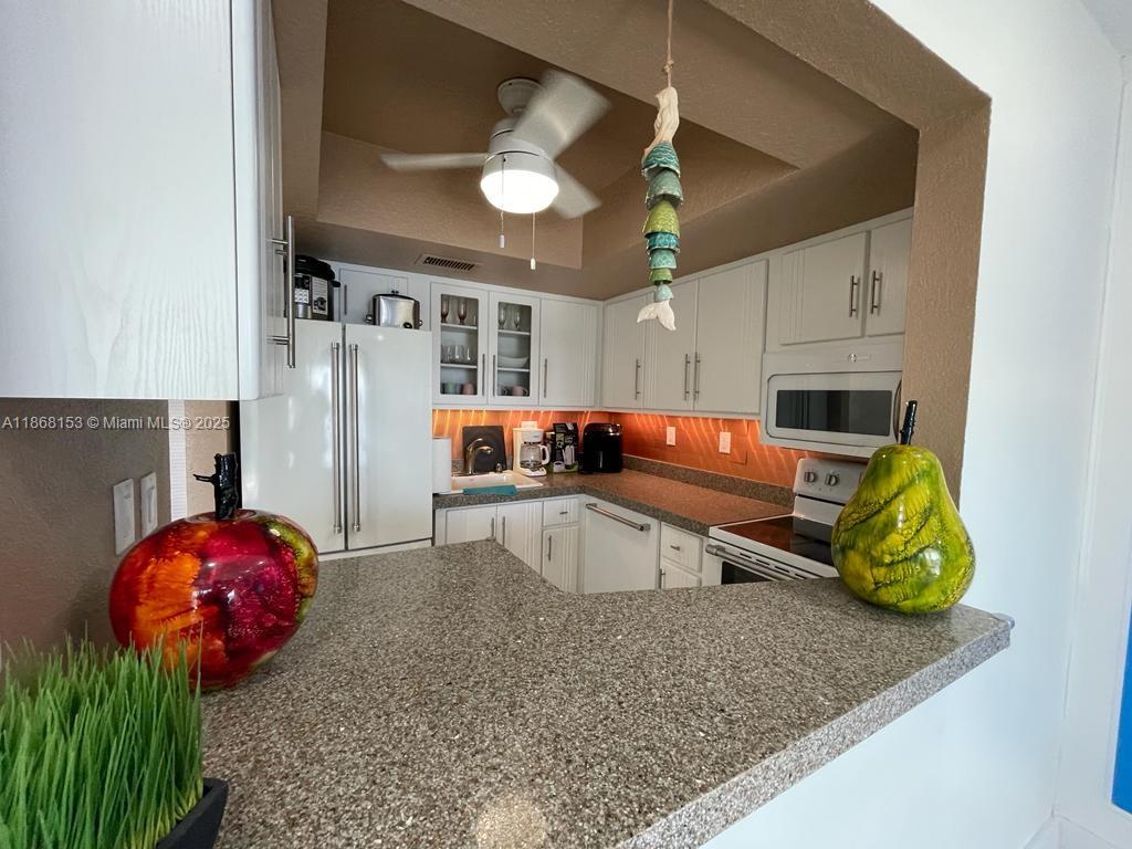 WILSHIRE NORTH CONDOS - Residential Lease