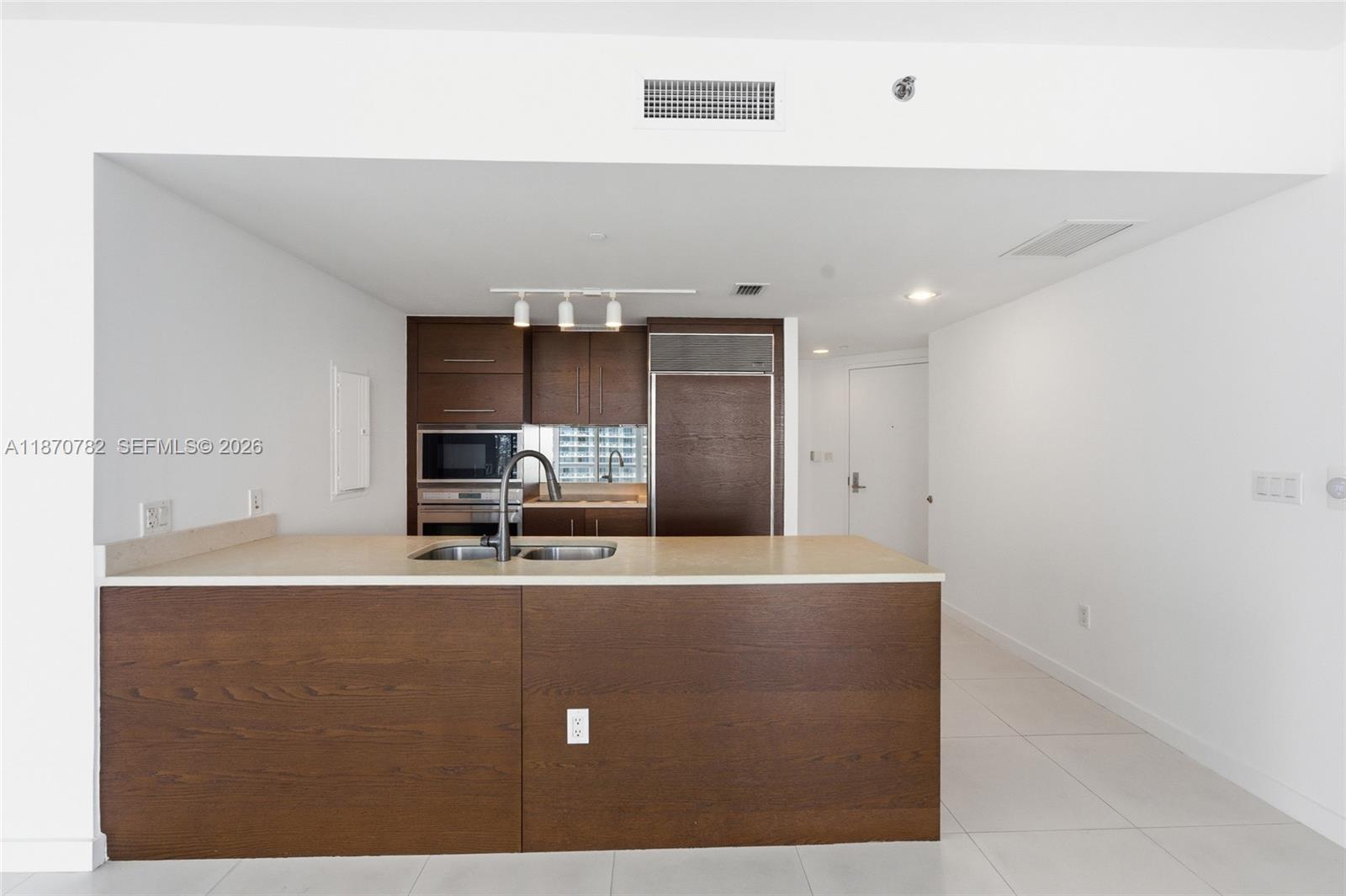 ICON BRICKELL CONDO NO 1 - Residential