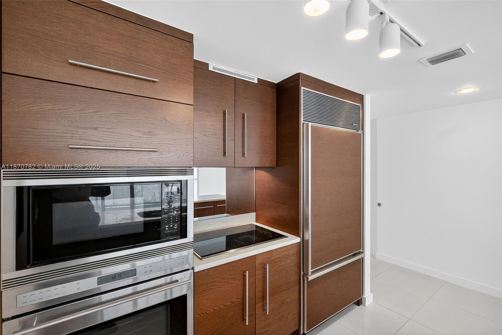 ICON BRICKELL CONDO NO 1 - Residential