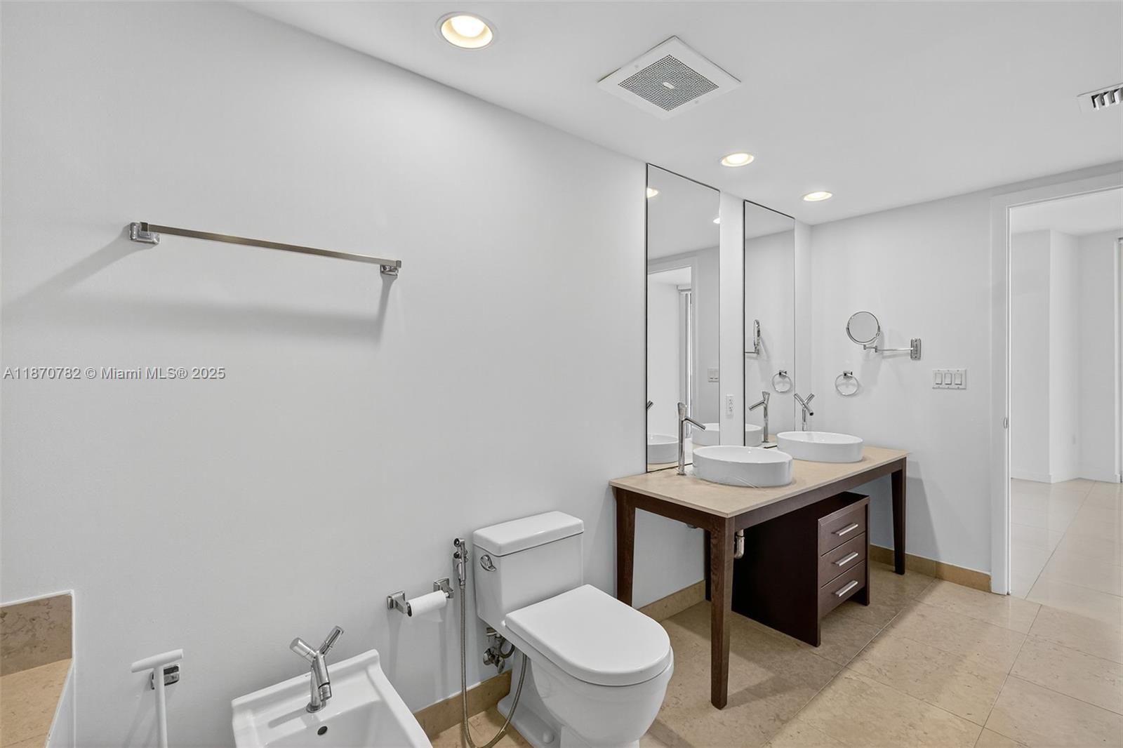 ICON BRICKELL CONDO NO 1 - Residential