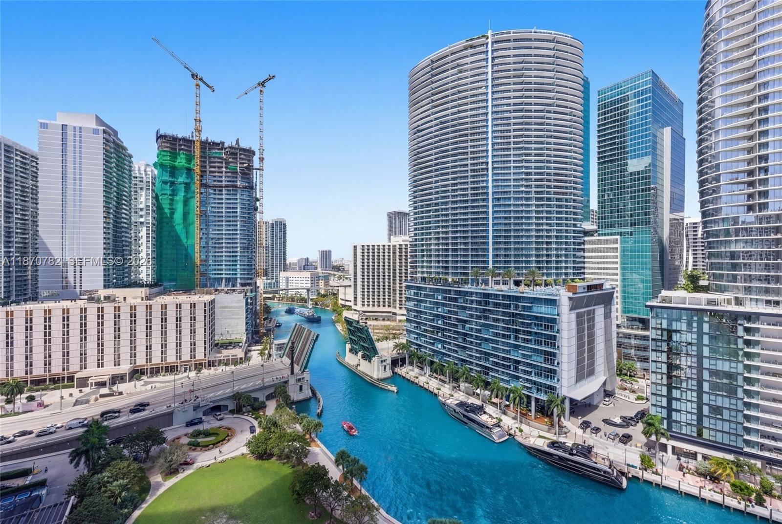 465 Brickell Ave 2002