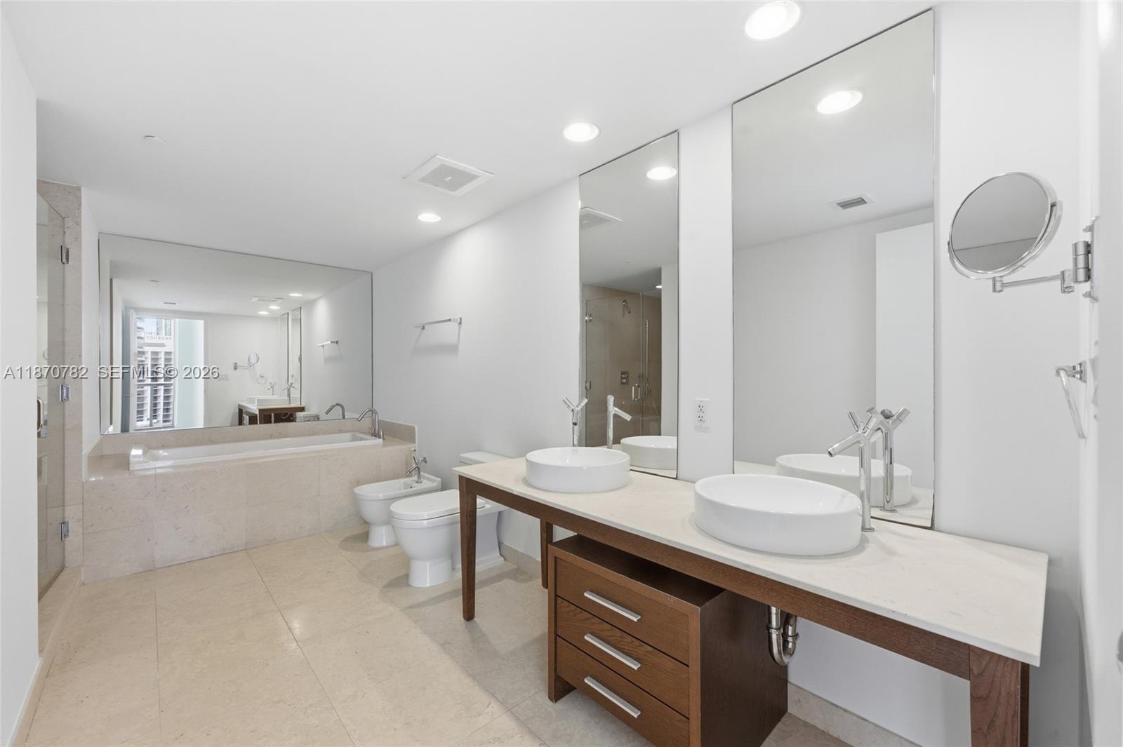 ICON BRICKELL CONDO NO 1 - Residential