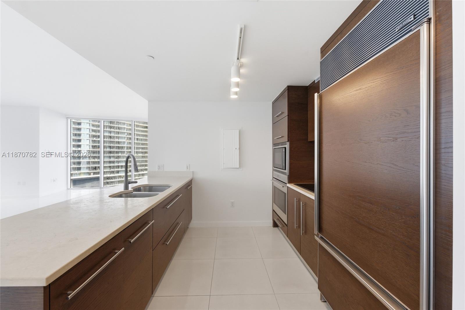 ICON BRICKELL CONDO NO 1 - Residential