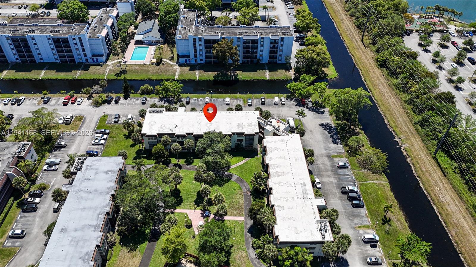 OMEGA CONDO NO 8 - Residential