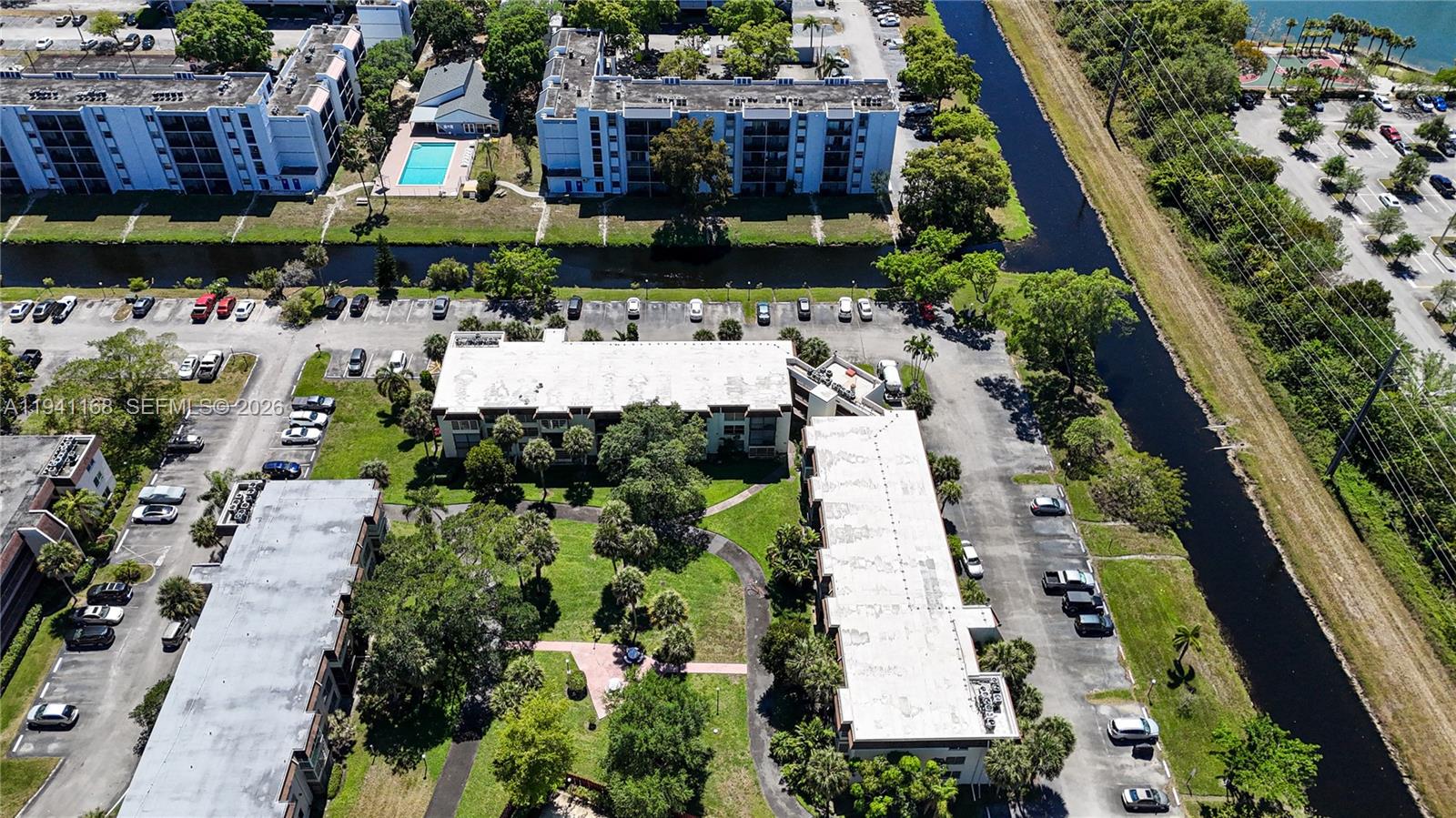 OMEGA CONDO NO 8 - Residential