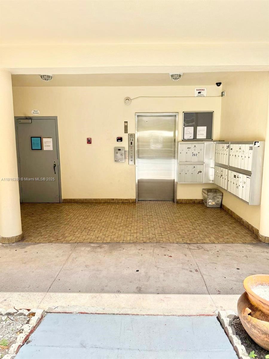 RODMAN OF HOLLYWOOD CONDO - Residential