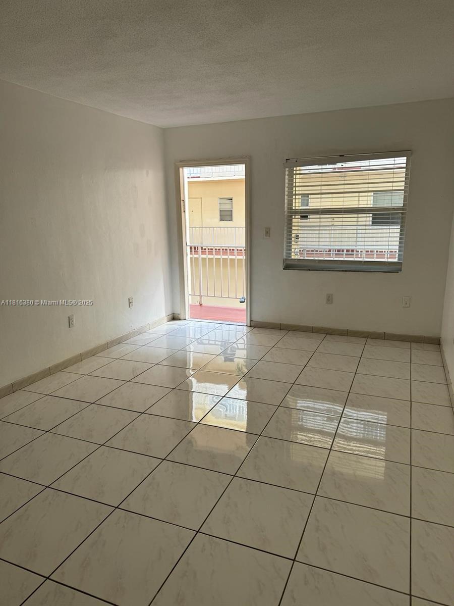 1747 Rodman St 203