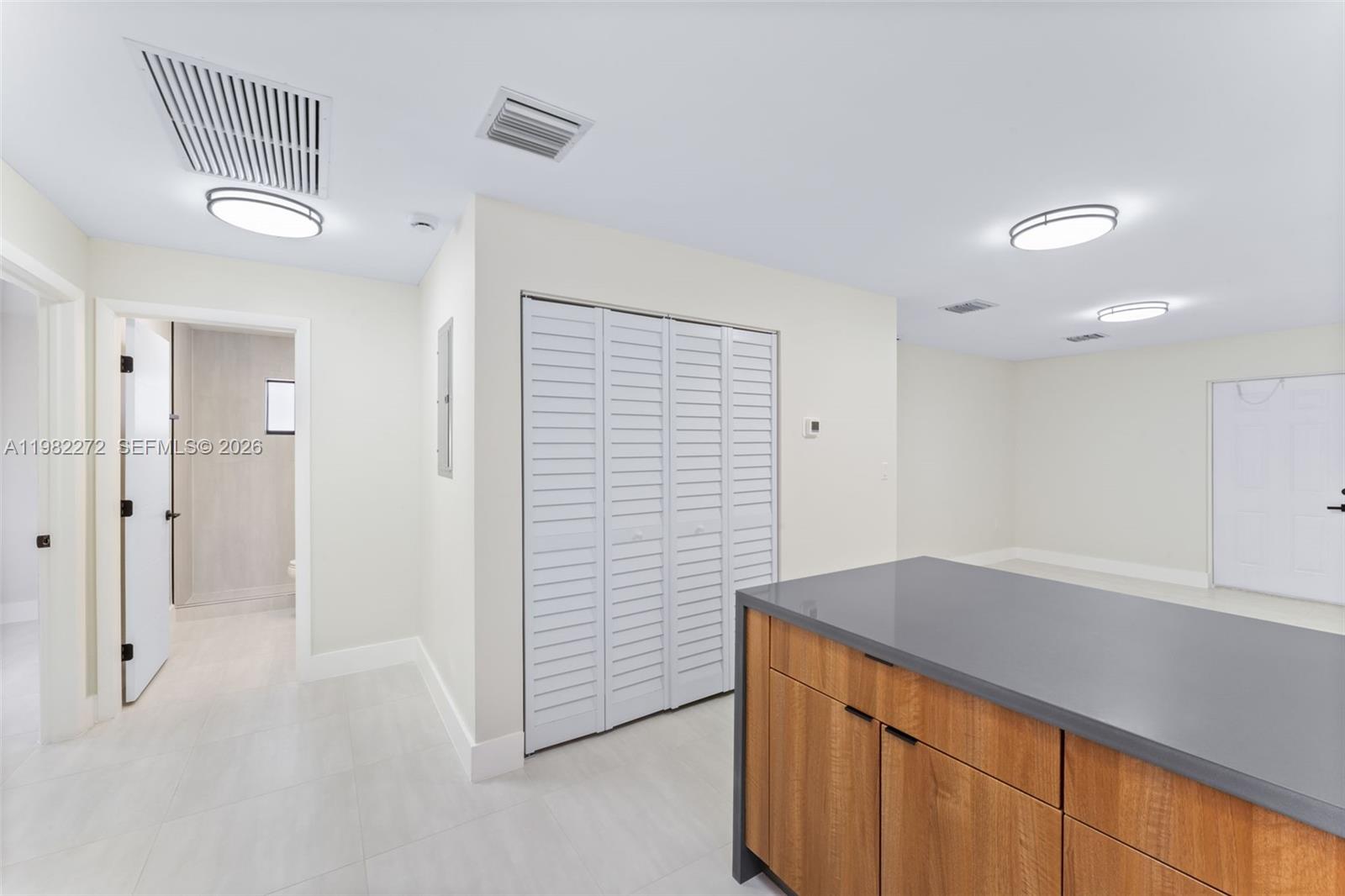 WOODMERE - Residential Income