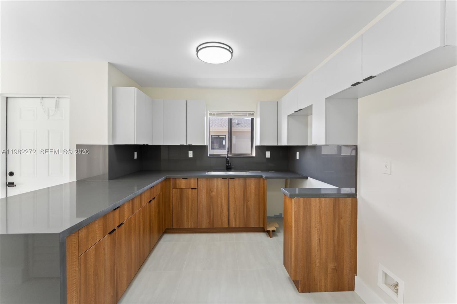 WOODMERE - Residential Income